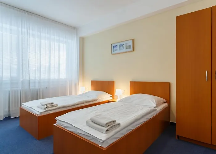 弗洛妮卡酒店 3*